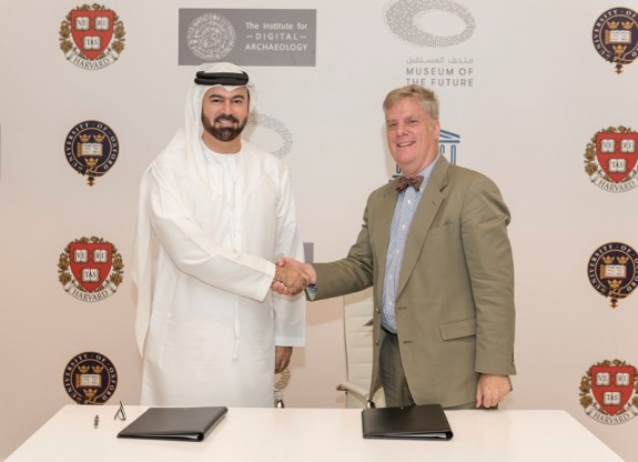 Mohammed Al Gergawi , Vice Président de la Fondation Dubai Museum Of The Future et Roger Michael , DG du Institute Of the Digital Archaeology
